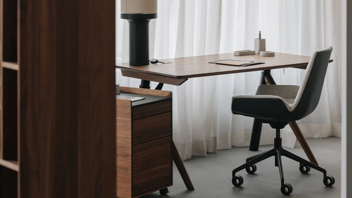 Schreibtisch «Pisa» von «Team7»