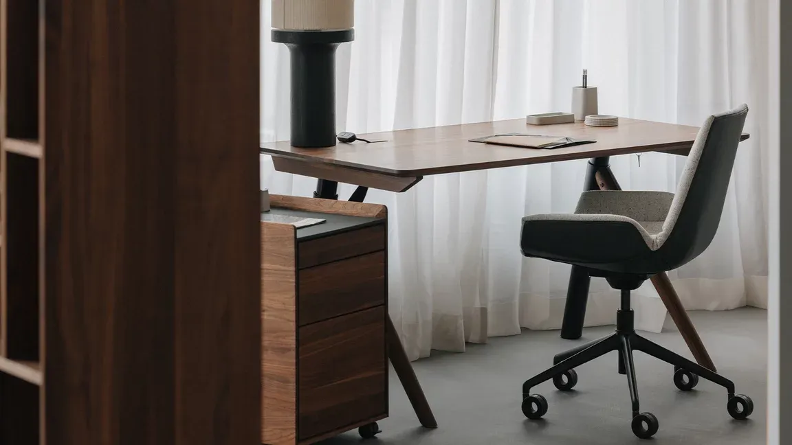 Schreibtisch «Pisa» von «Team7»