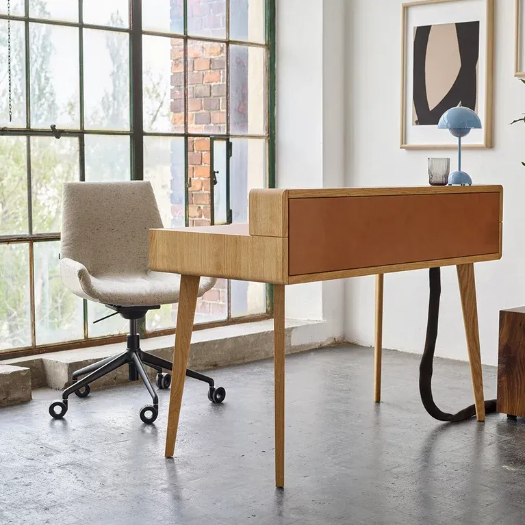 Schreibtisch «Sol» von «Team7»